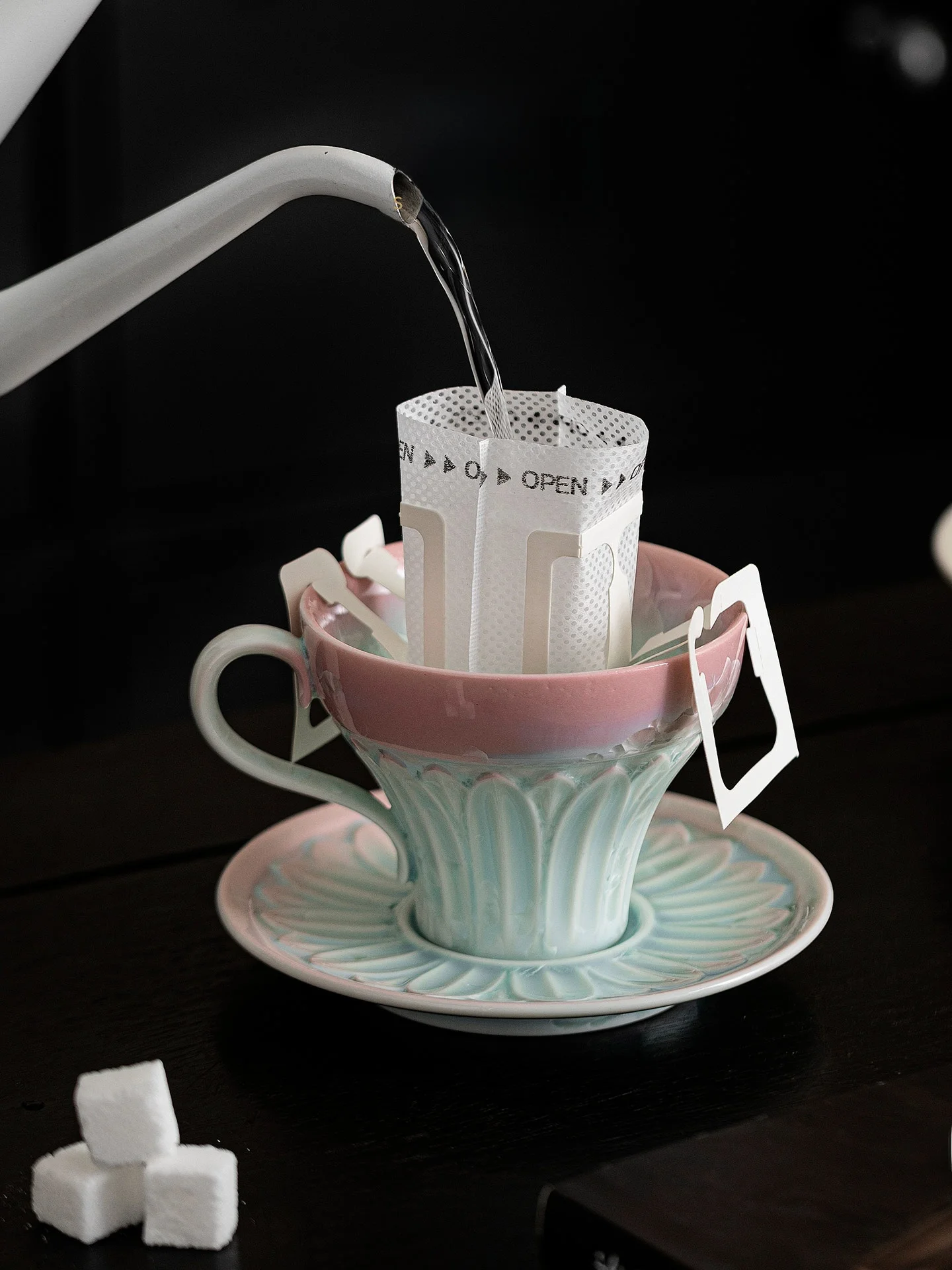 tasse-a-cafe-ele-cerc-avec-motif-fluide-pour-the-ternoon-tasse-moka-au-choix-pour-dame-glacage-cristallin-de-haute-valeur-esthetique