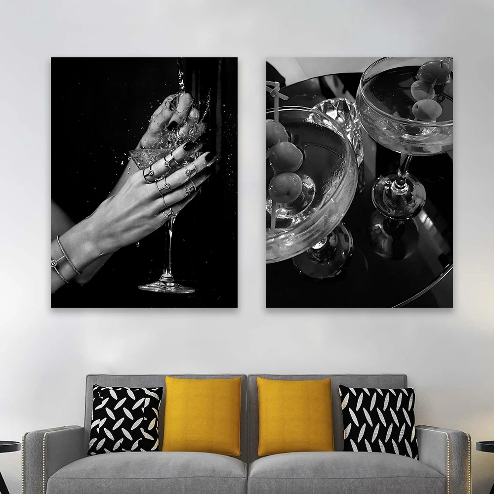 Woman in High Heel Print Poster Black and White Woman Sunbath Bathroom Canvas Painting Girls Vintage Wall Art Toilet Wall Decor