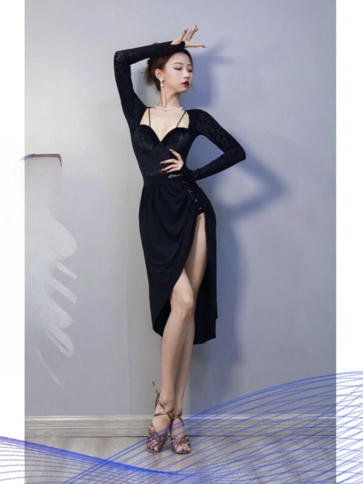 성인 여성 라틴 댄스 연습복 긴 소매 브이넥 스커트 블라 공연 의상 세트 탈부착 가능한 패드 포함