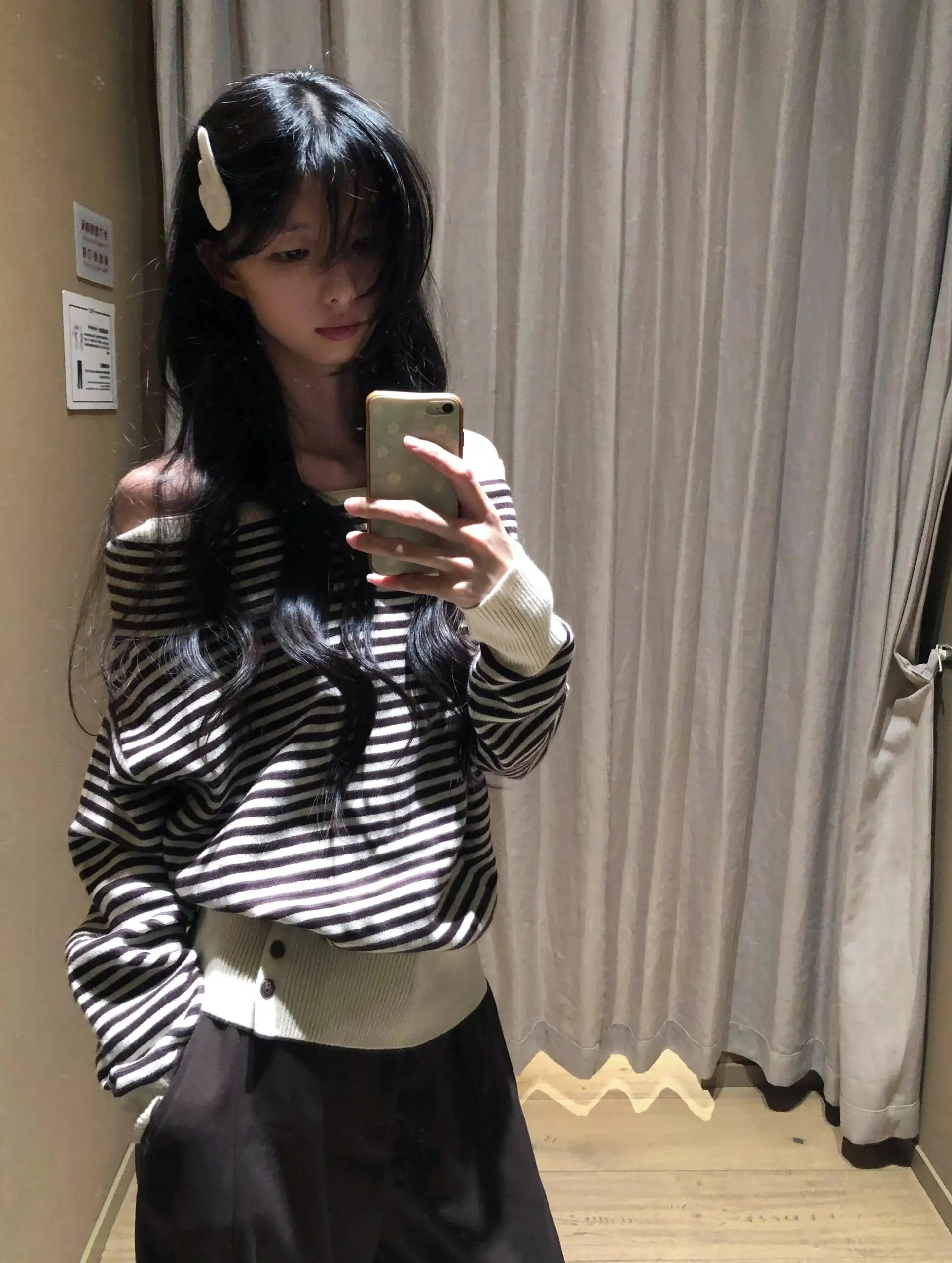 

Корейский свободный утягивающий вязаный свитер в полоску на раннюю осень, женский осенне-зимний топ с открытыми плечами