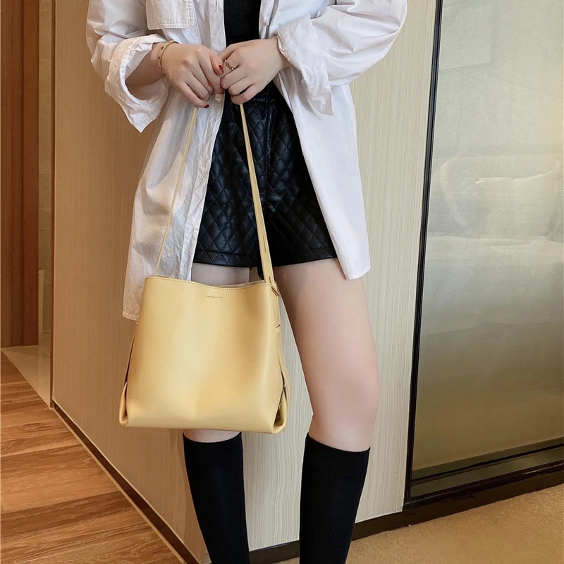 Genuine leather women bag 2024 trend Versatile High-Quality One-Shoulder Crossbody Large-Capacity bucket bags