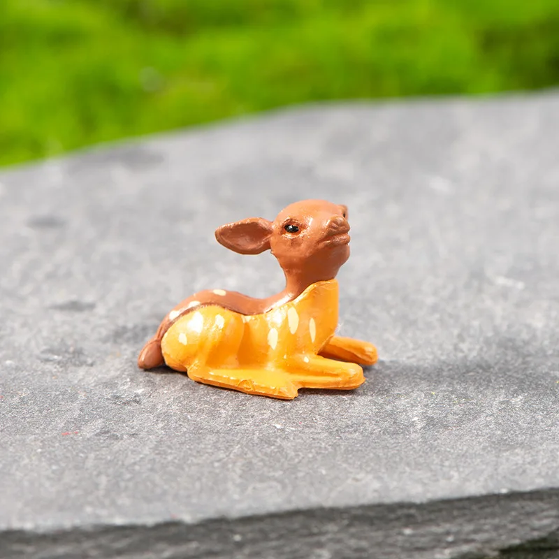 

Moss micro landscape, spotted deer small ornaments, horticultural landscaping, forest decoration, animal creativity, little deer