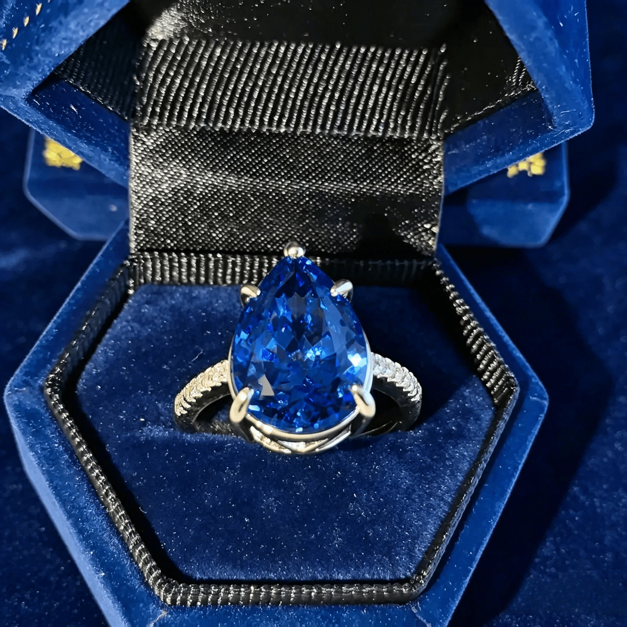 Elegant 925 Sterling Silver Water Drop Ice Flower Cut Bright High Carbon Diamond Simple Fashion Women's Ring