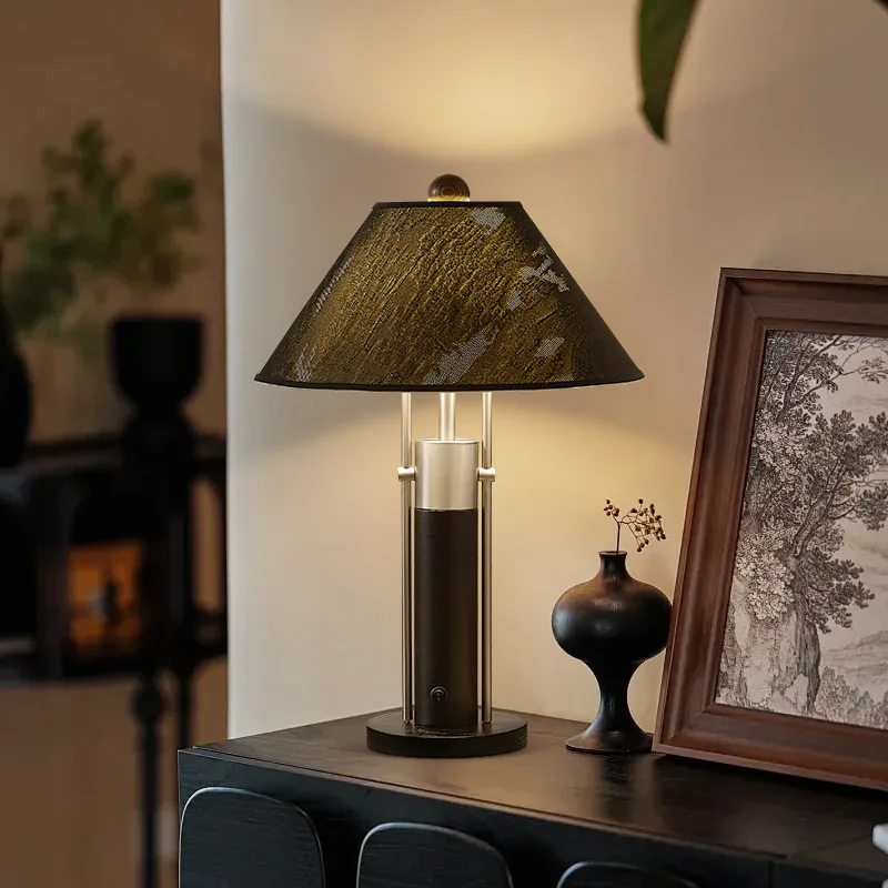 Middle Ancient Style Wooden Floor Lamps Living Dining Room Bedsides Retro Tea Room Homestay Decoration LED Table Lights Fixtures