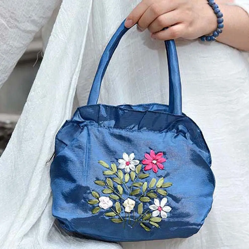 Ethnic Style Embroidery Flower Satin Silk Handbags Flower Storage Bags Hanfu Women Purse Wallets Casual Cosmetic Bag