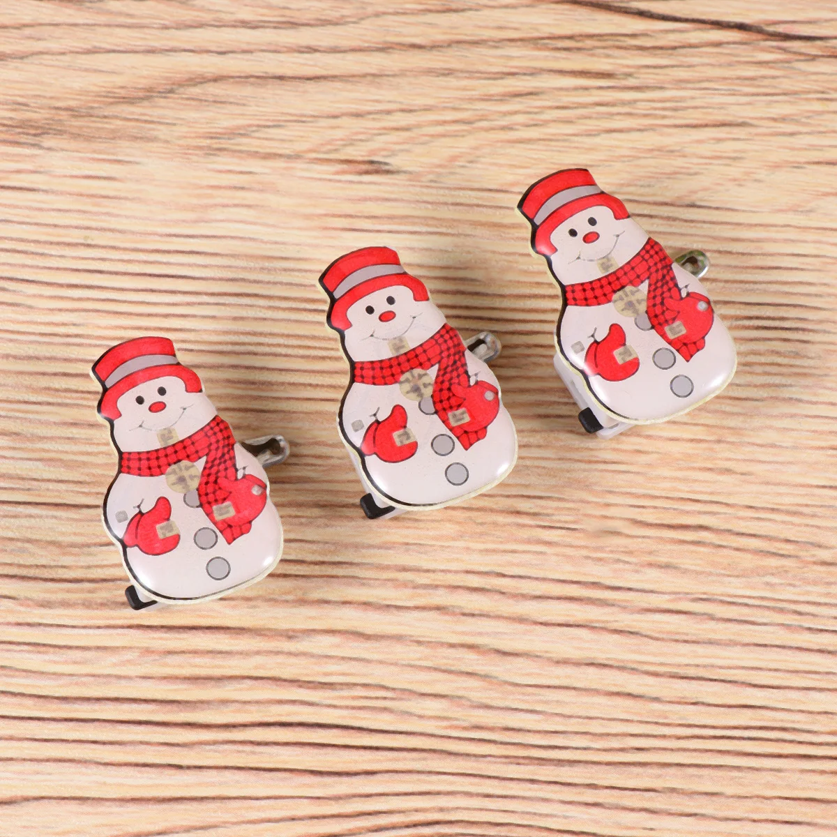 

25 pcs Christmas Glitter Brooches Red Snowman Led Glowing Enamel Pins For Women Shirt Backpack Jewelry Party Decor