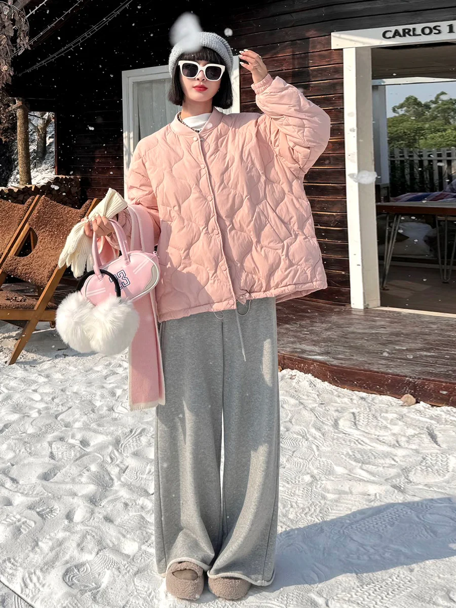 เสื้อโค้ทผู้หญิงสีชมพู น้ำหนักเบา สีขาว แบบแจ็คเก็ตเบสบอล คอตั้ง แฟชั่นใหม่ ฤดูหนาว อเนกประสงค์