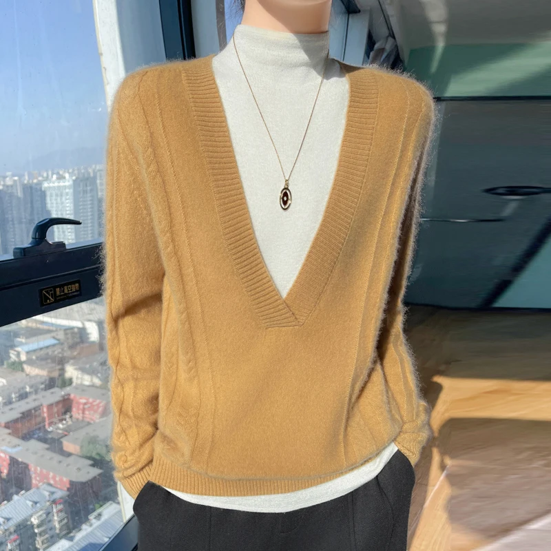 100% merino wool Fall/Winter new women's sweater Deep V sweater Cashmere Knitted warm top coat to wear outside