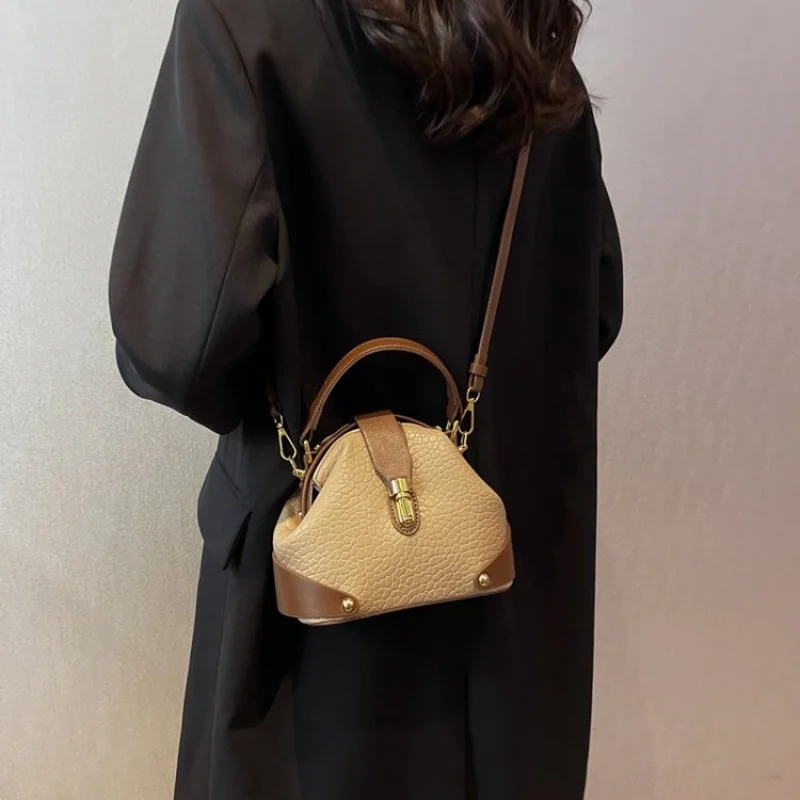 

Классическая-элегантная новинка 2025 года, женская роскошная брендовая кожаная сумка-тоут, известный дизайнер, популярная, элегантная, повседневная ​