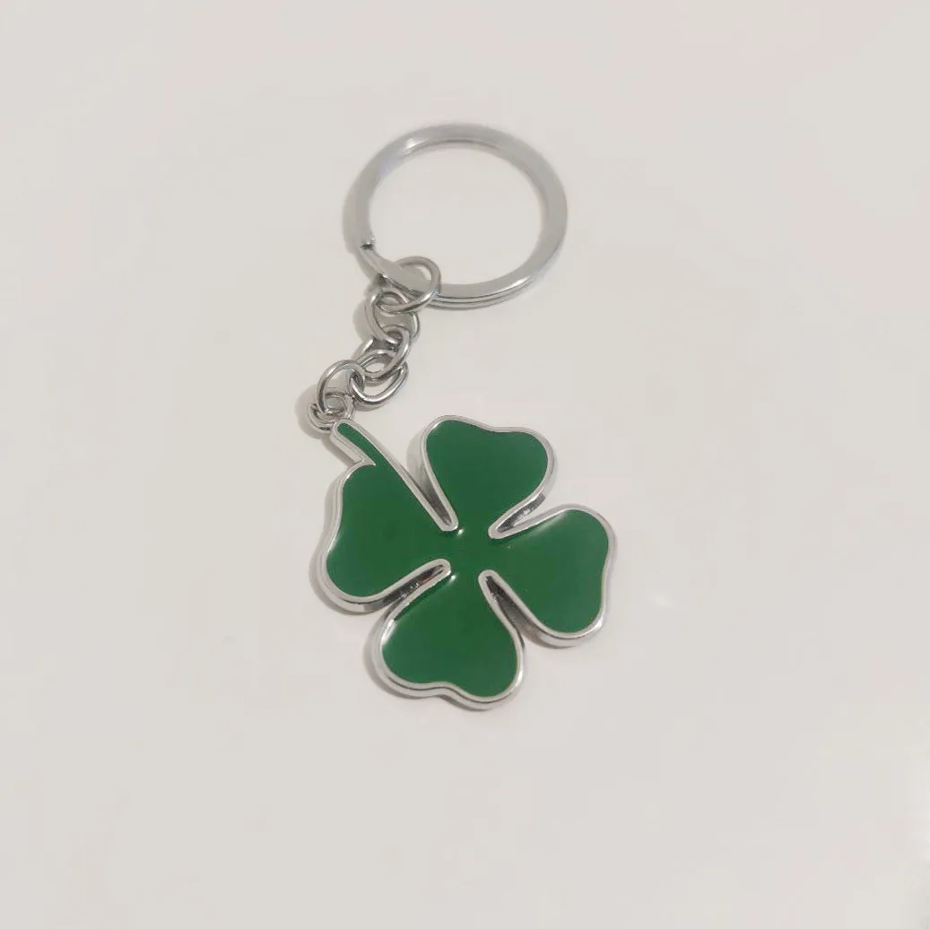 Green Four Leaf Clover Metal Car Keychain Keyring for Alfa Romeo GT Giulia Giulietta Stelvio Mito Ford Lucky Pendant Car Styling