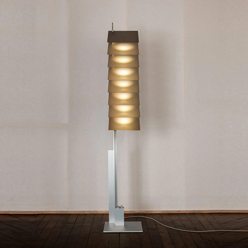 

Retro floor lamp living room creative model room light and shadow modern floor lamp