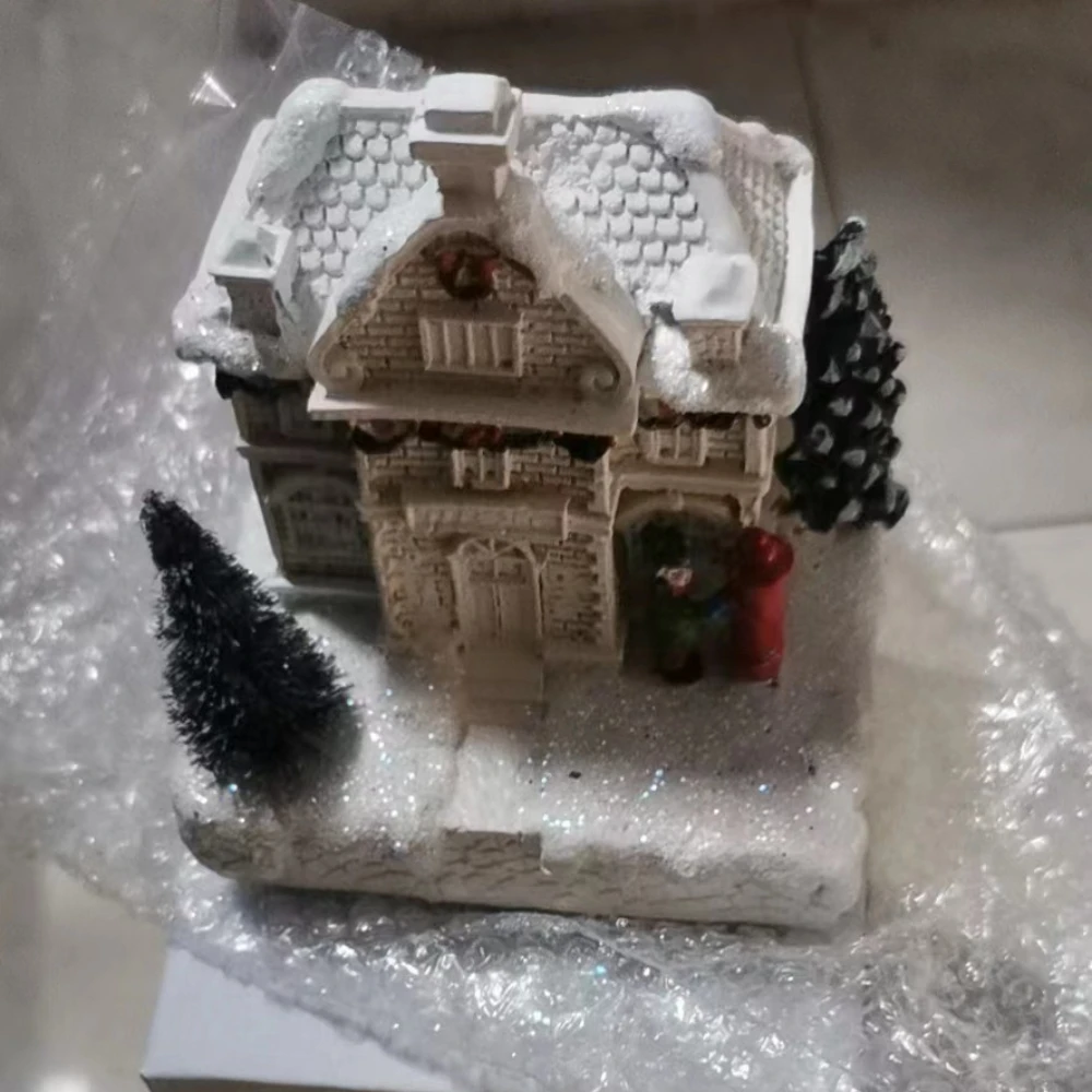 New Resin-illuminated Christmas House Decoration Crafts White European-style Warm Light Christmas Snow House Decorative Item