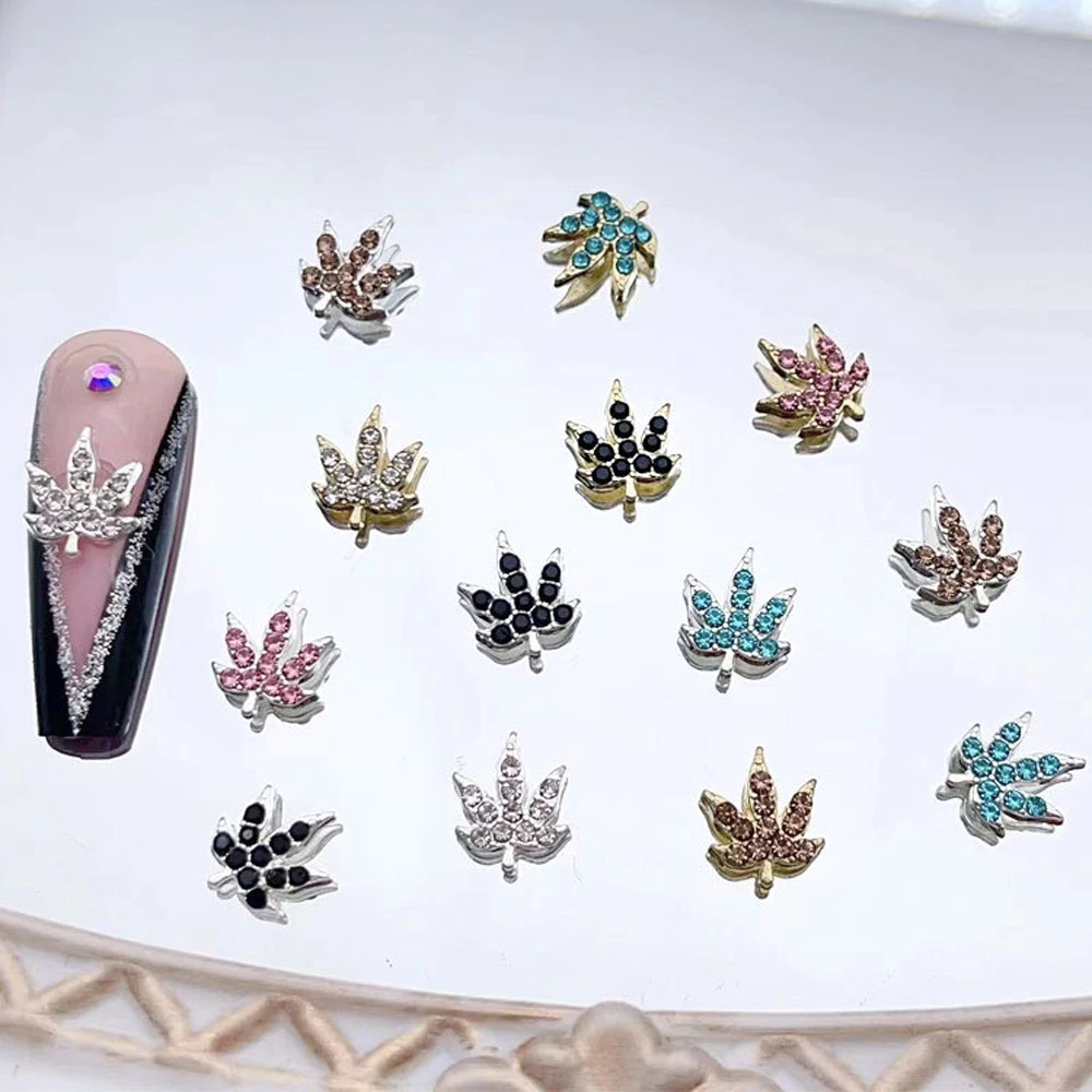 Colorido Maple Leaf Nail Art Charms, 3D Liga, Sliver Folha, Diamante Embutidos, Strass brilhante, DIY Acessórios, 10pcs