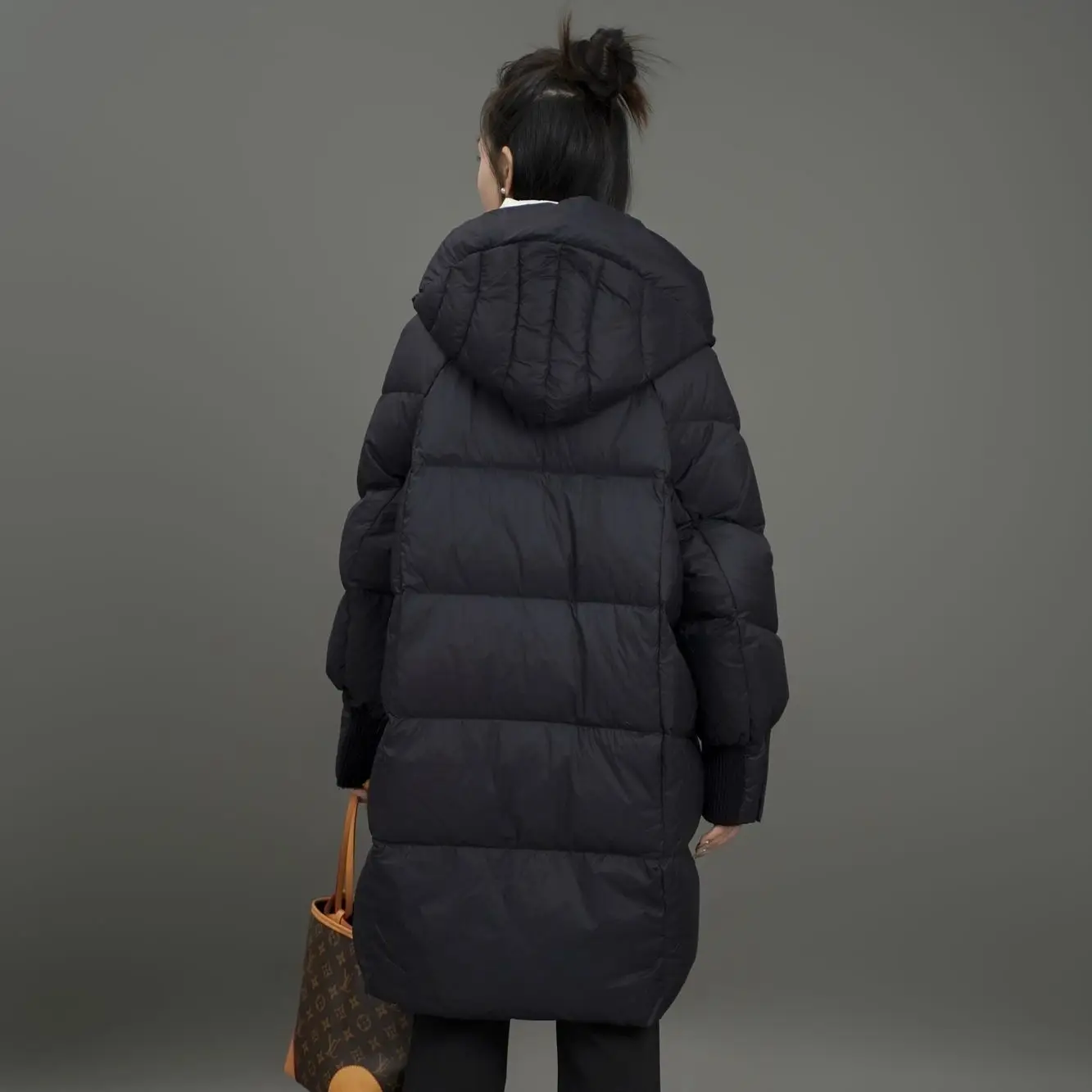 겨울 새 여성 다운 재킷 느슨한 통근자 후드 가짜 두 개의 거위 다운 재킷