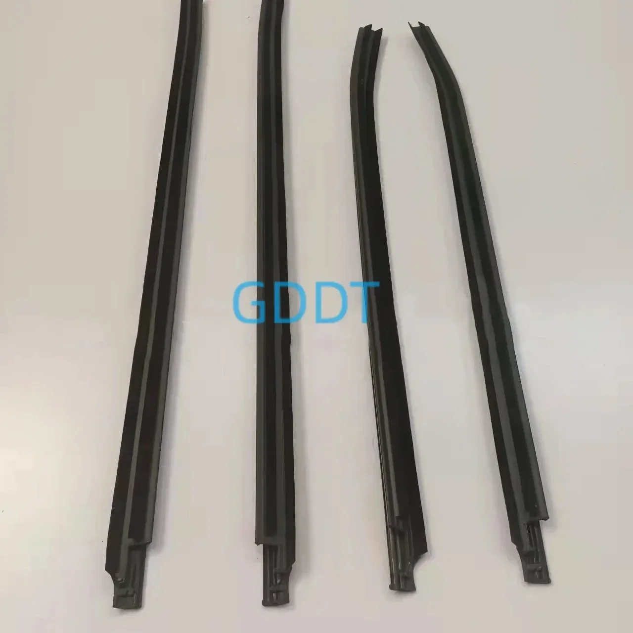 4 Pcs 2005-2014 Outside Windows Glass Rubber for Toyota Hilux Glass Protector WeatherStrip Glass Outer Laminate 68161-0K010