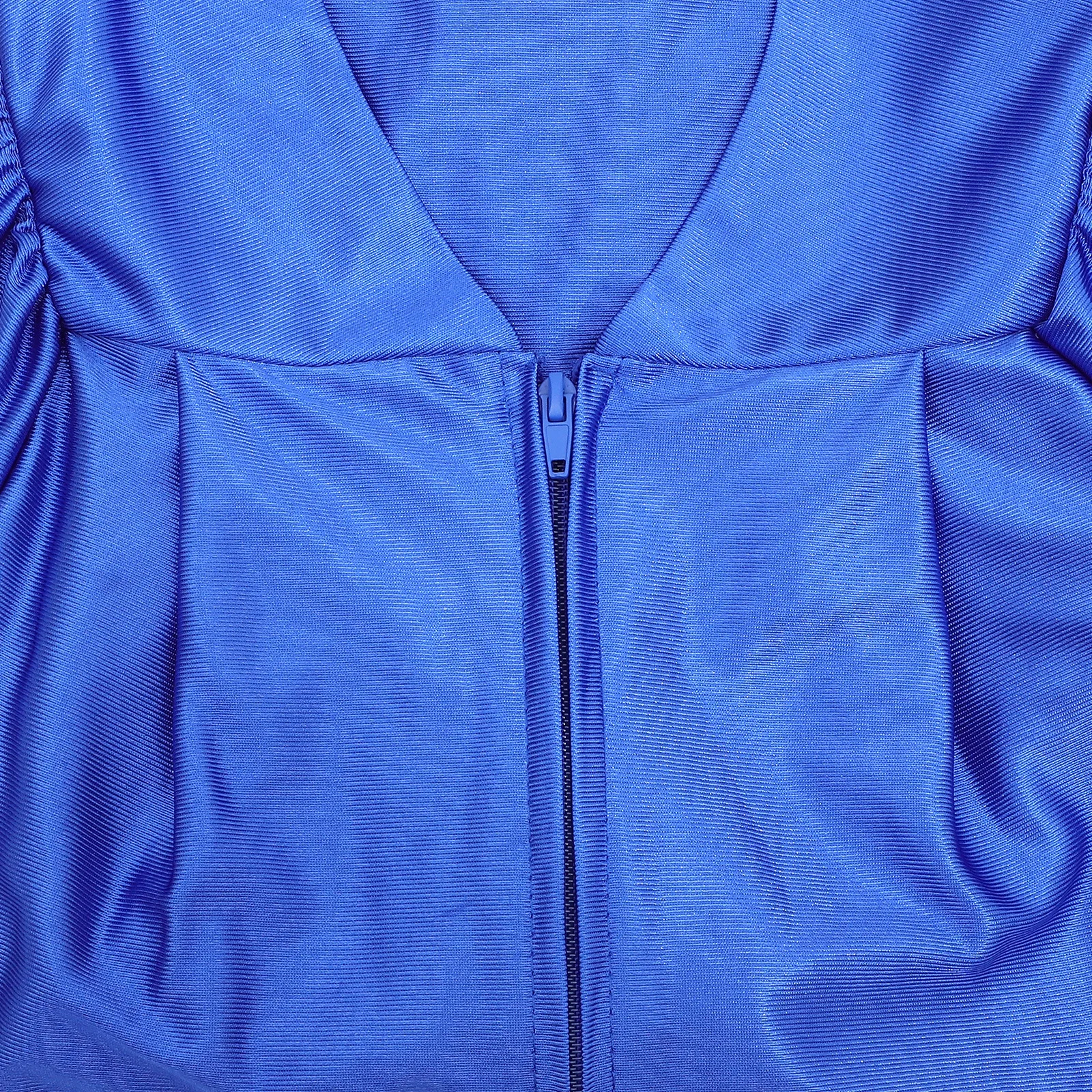 

1Set Kids Graduation Cap and Gown 2024 School Graduation Gown Machine Washable with Adjustable Tassel Caps and Gowns