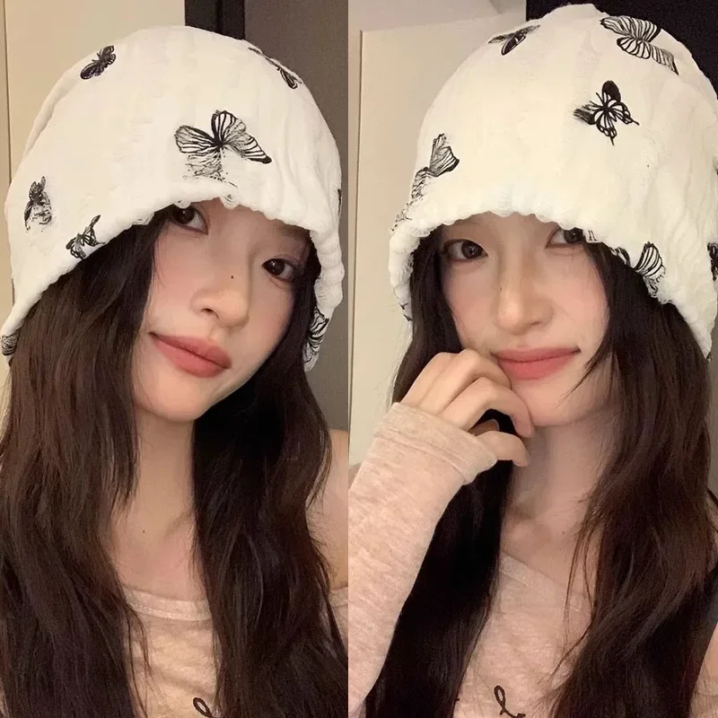 مترهل قبعة صغيرة المرأة 2025 الربيع قبعة على شكل جمجمة ثقب مصممة فراشة طباعة بونيه فام الشارع الشهير الهيب هوب Skullies & Beanies