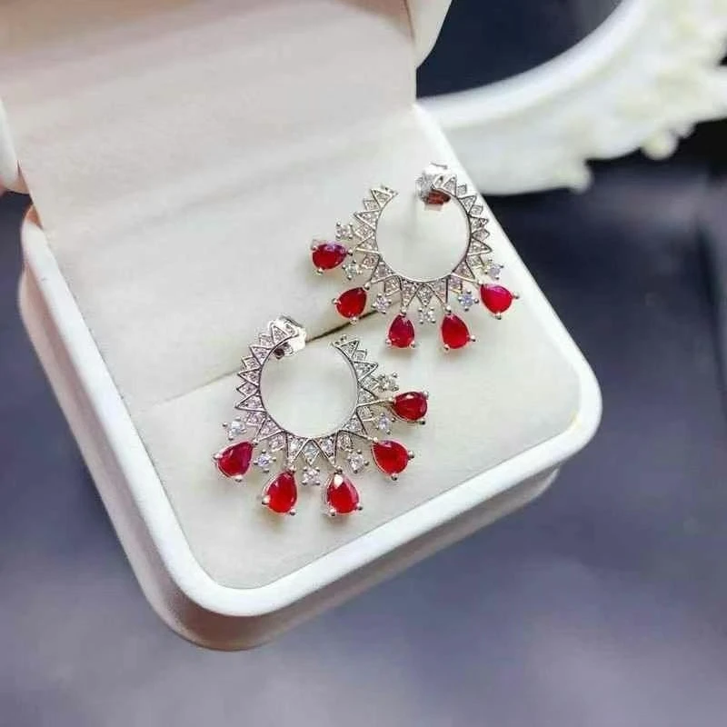 

Серьги из натурального рубина, стерлинговое серебро S925, позолоченные, серьги-гвоздики изысканного мастерства