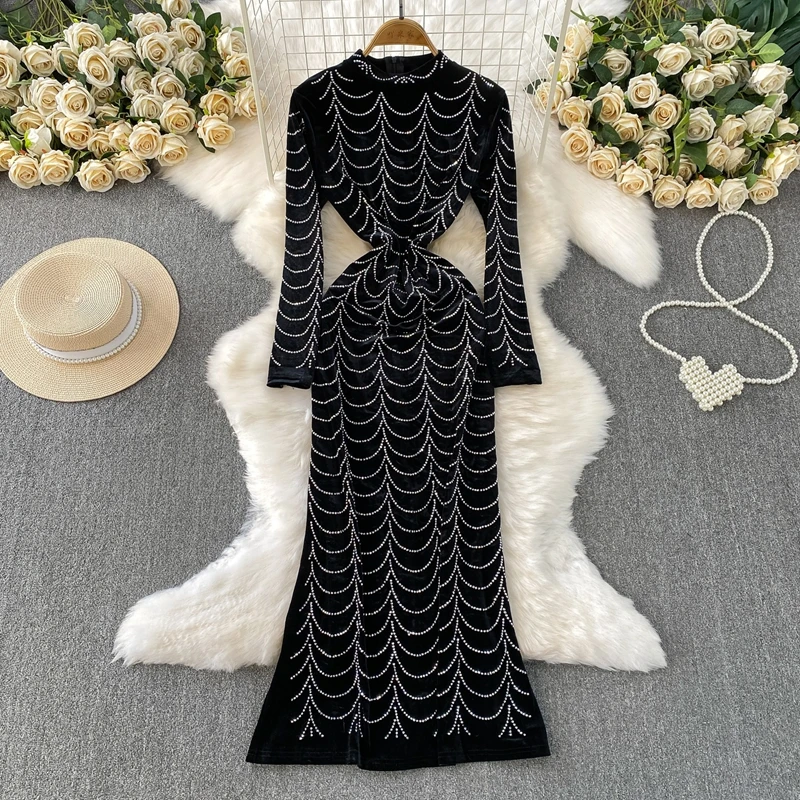 

High-End Hot Stamping Diamond Round Neck Dress for Women Autumn and Winter Velvet Slim Fit Elegant Fishtail Long Dress
