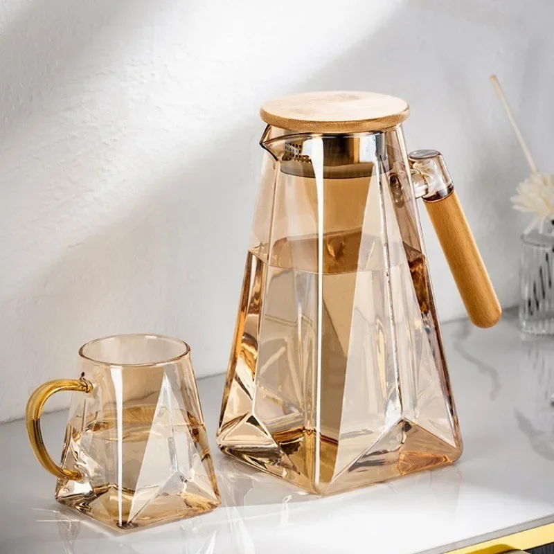Cold water kettle made of high borosilicate glass for household hospitality, with a large capacity for cold boiled water