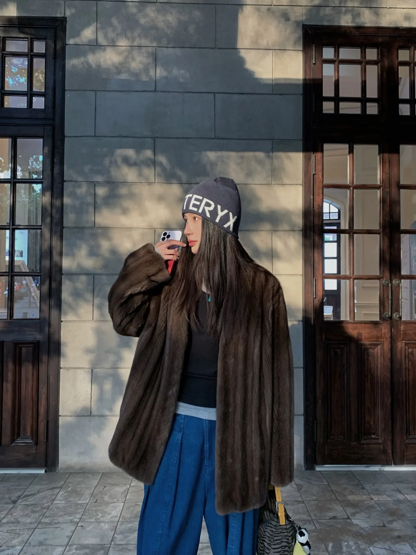 

Осенне-зимнее короткое коричневое толстое теплое мягкое пальто из искусственного норкового меха женское элегантное роскошное шикарное пушистое пальто с воротником-стойкой для женщин