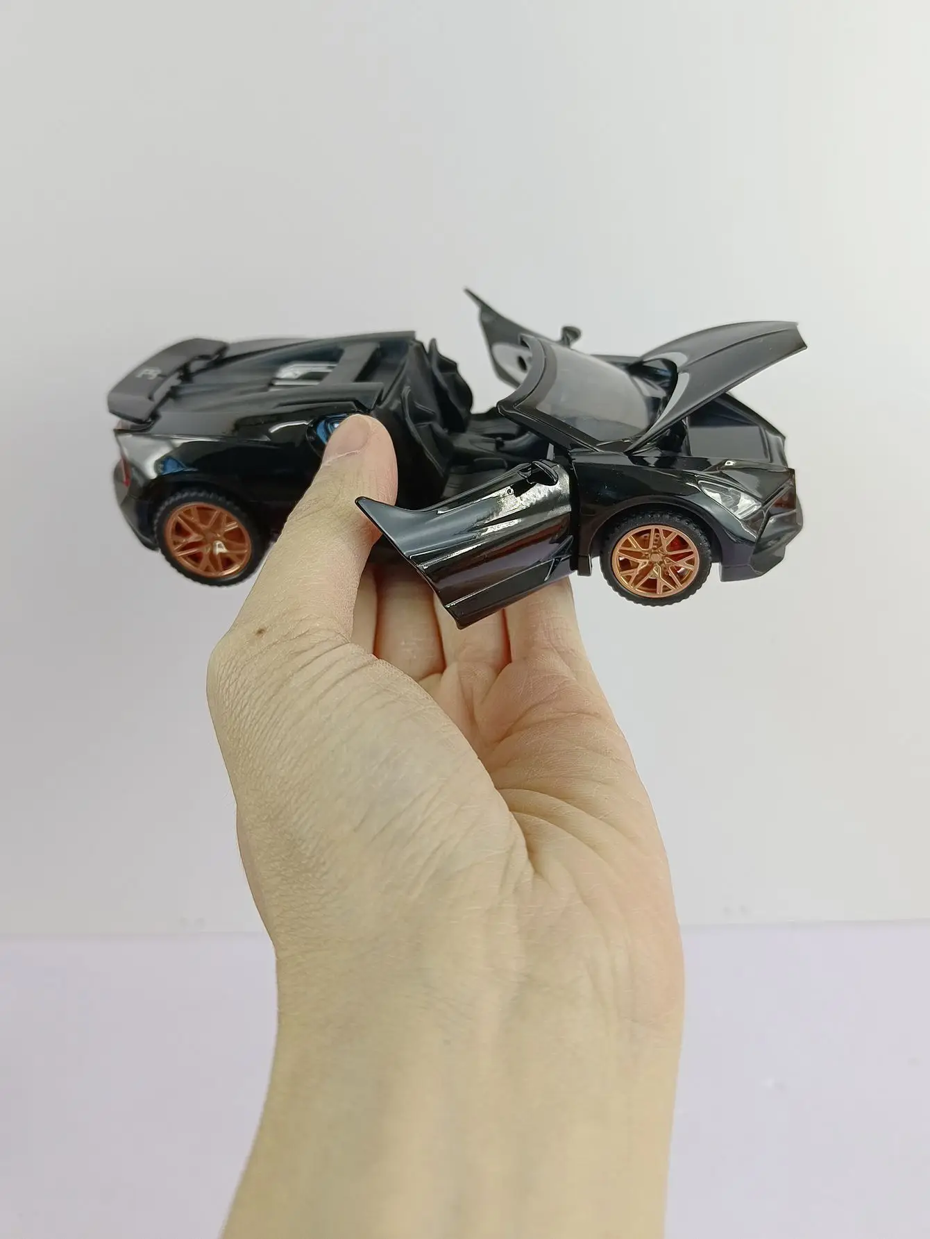 Modelo de coche deportivo de aleación Bugatti Mistral W16, vehículo de juguete fundido a presión, coche de carreras de Metal, luz de sonido, regalos de cumpleaños para niños, 1/32