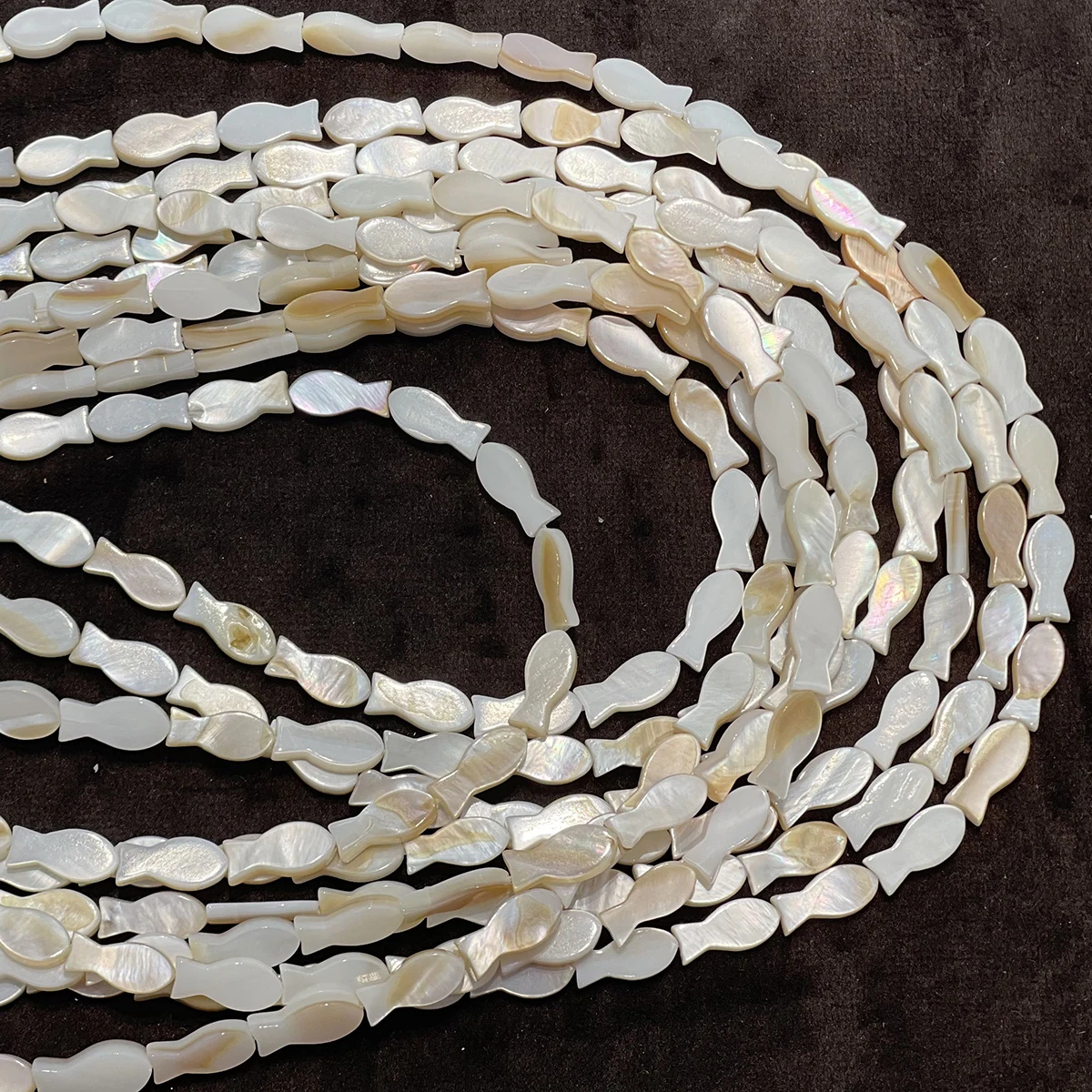 Natürliche Süßwassermuschelperlen in Fischform, lose Muschelperlen für Frauen und Männer, zur Herstellung von DIY-Schmuck, Halsketten, Armbändern, 8 x 11 mm – Detail 4