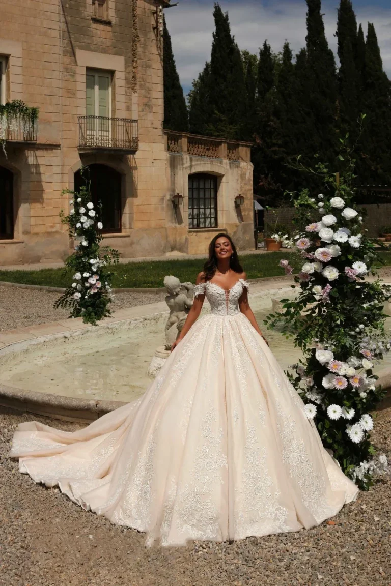 Off The Shoulder Wedding Dress 3D Floral Lace Ball Gown Champagne Long Train Bridal Gown Custom Made Vestido De Novia