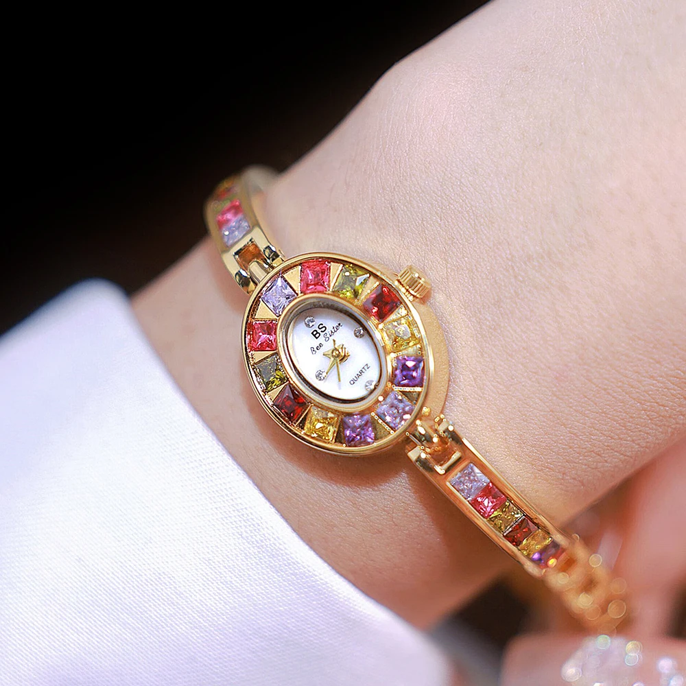 

Винтажные женские часы с овальным маленьким циферблатом, градиентные радужные часы-браслет, легкие роскошные повседневные кварцевые часы для женщин