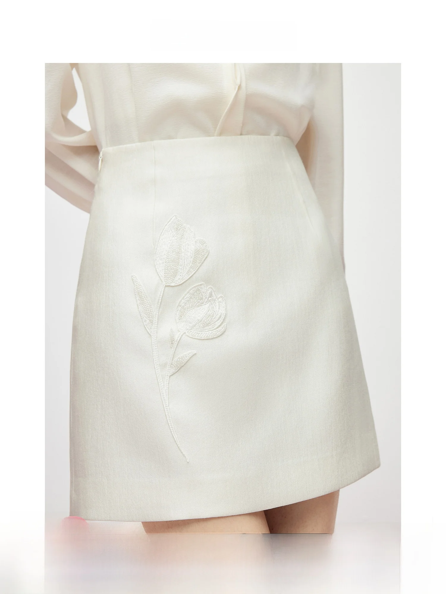 

MandyZhang Tulip High-End Series Women's High Waist A-Line Skirt White Versatile Spring Slimming Ele Design