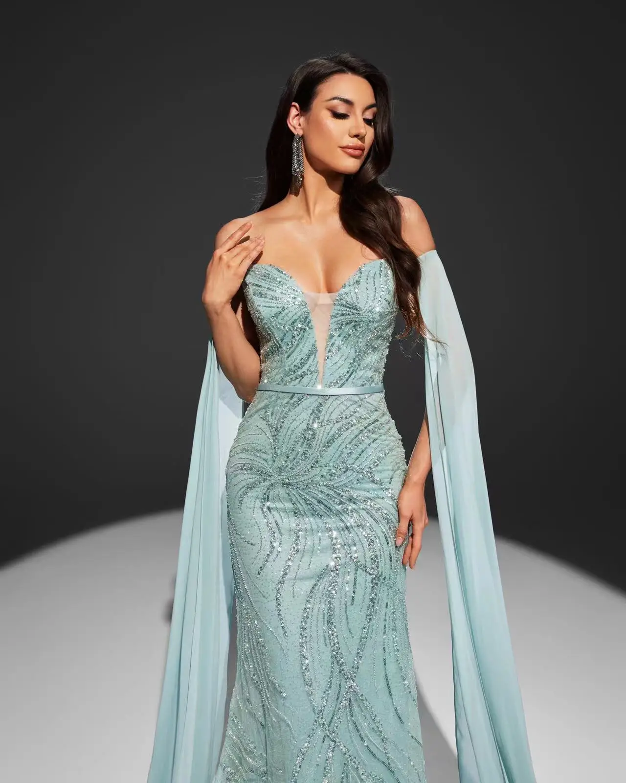 (تخفيضات) فساتين حفلات فاخرة طويلة الأكمام من شاليمار تشانغ باللون الأخضر لفساتين ذيل السمكة تنورة ماسية مصنوعة يدويًا حسب الطلب