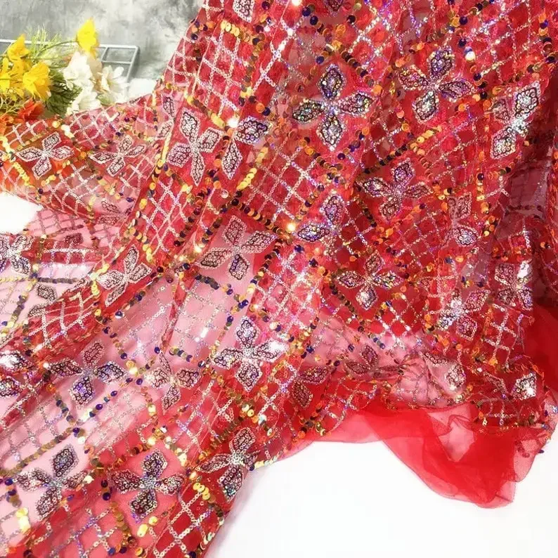 Tessuto di pizzo ricamato con reticolo di cristallo multicolore Tessuto di tulle con paillettes colorate per costume da sposa abito da festa