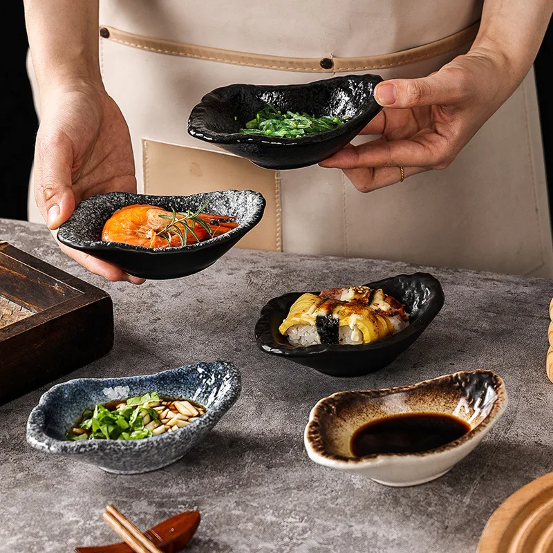 New Japanese-style special-shaped ceramic sauce dish for household 5-inch flavor dish, hot pot restaurant seasoning dish