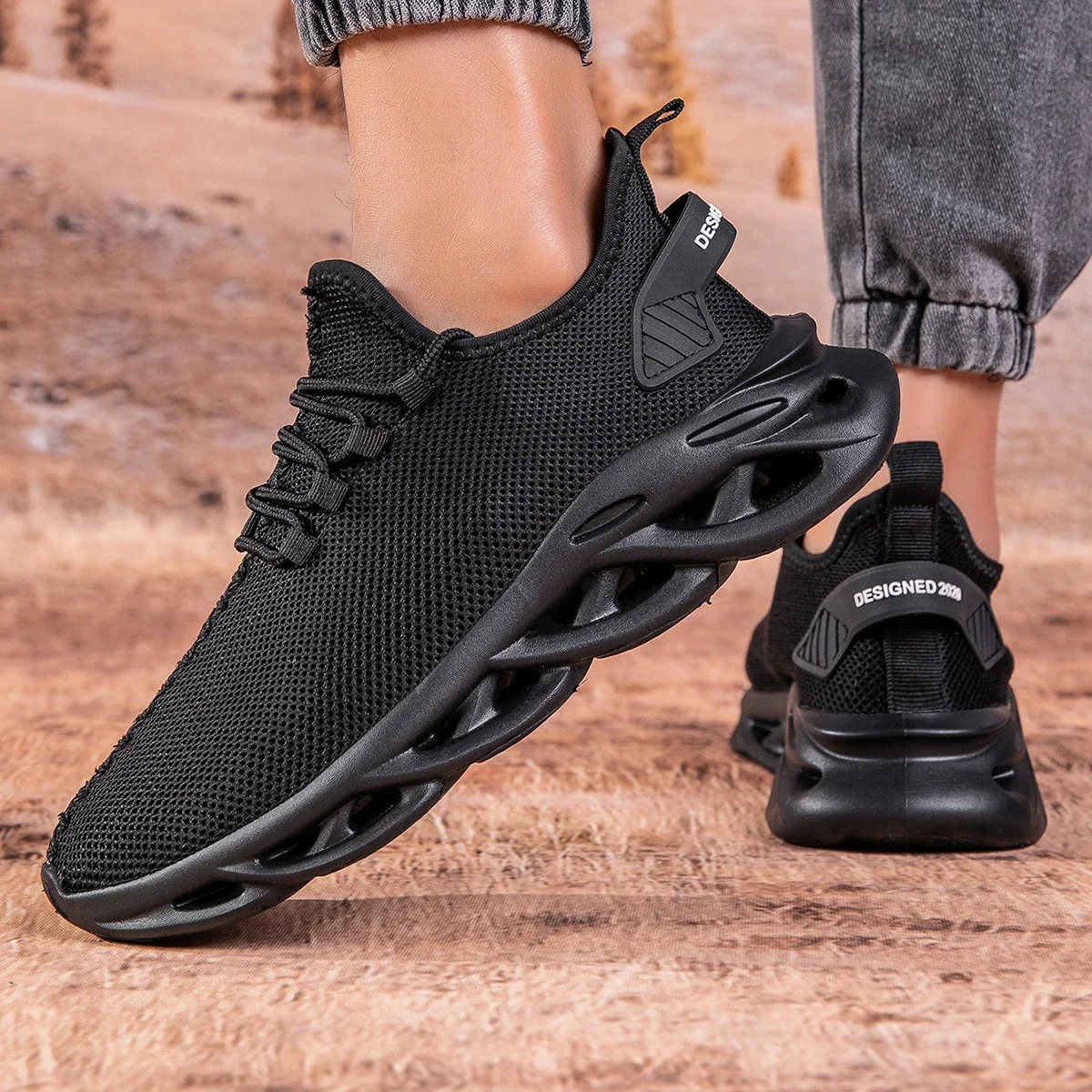 Black Shoes Men Casual Sneakers Mesh Breathable Shoes Male Running Trainers Sports Shoes Lightweight Comfortable Sneakers Men