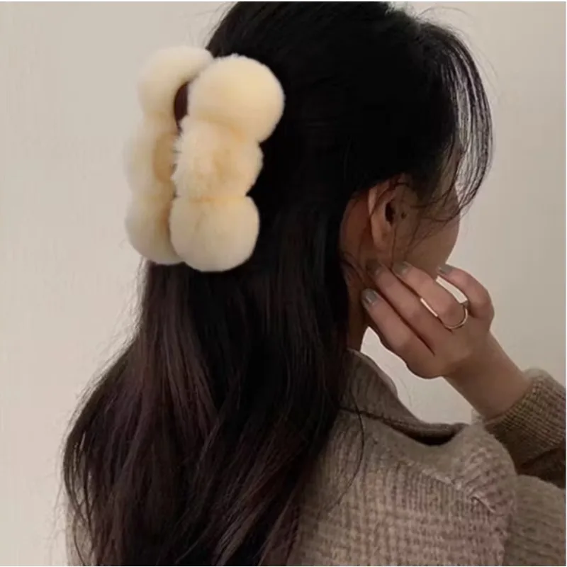 مشبك شعر على شكل أذن أرنب قطيفة كبيرة الحجم، قبضة آمنة غير قابلة للانزلاق لذيل الحصان، إكسسوارات شعر شتوية من الفرو الصناعي الناعم للنساء والفتيات #2