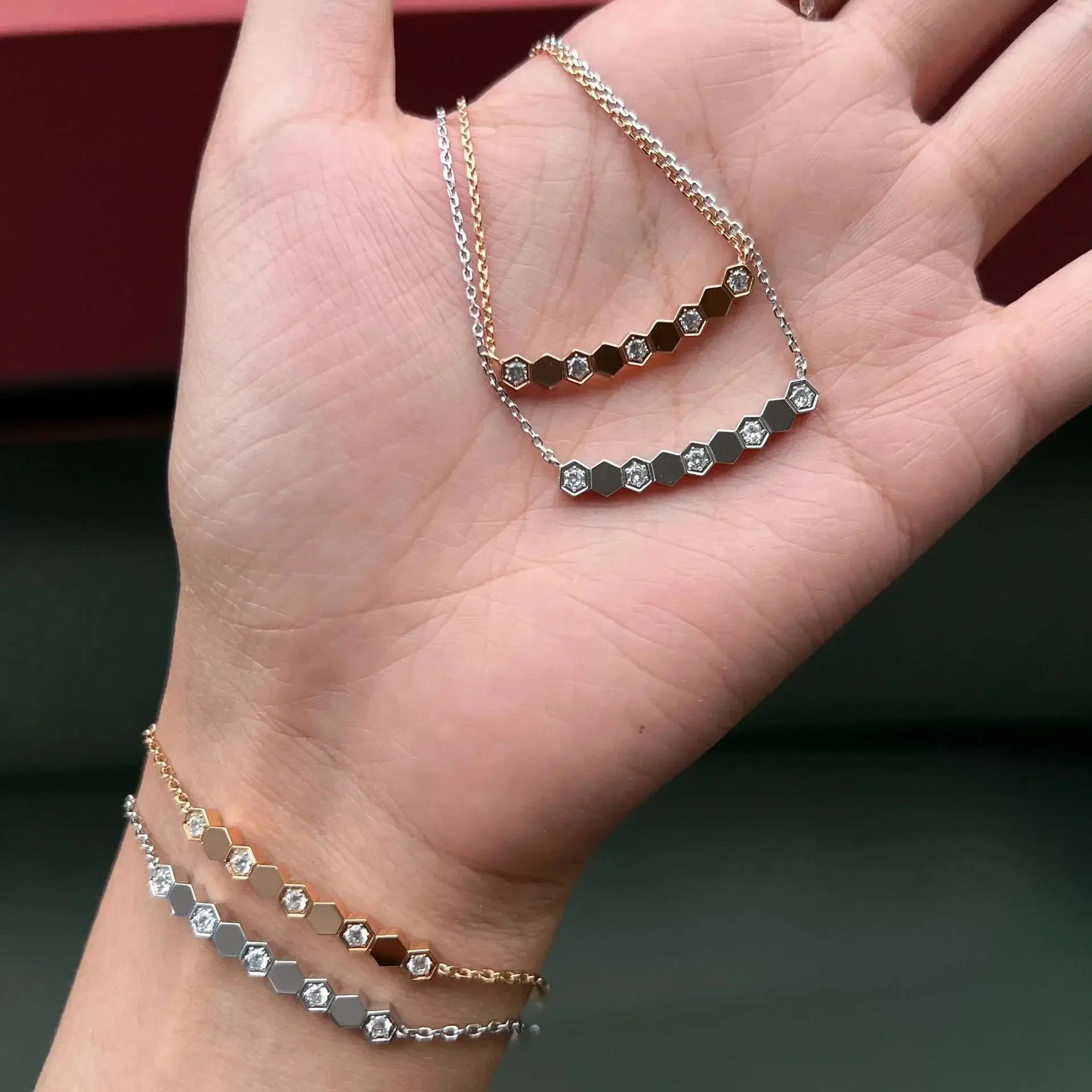

Classic Luxury Hexagon Honeycomb Shape Fashion Women's Bracelets and Necklaces S925 Silver Moissanite High Quality Holiday Gifts