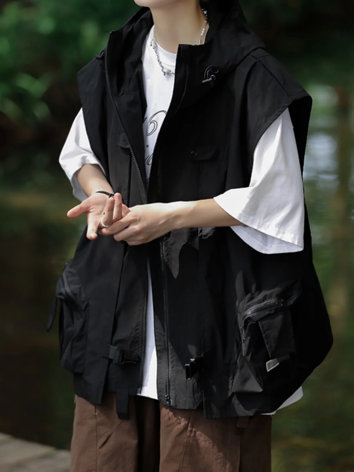 

Spring Autumn Men's Hooded Vest Spor Casual Outdoor Design Svel American Sle Jaet Zipper Closure ex Loose Fit