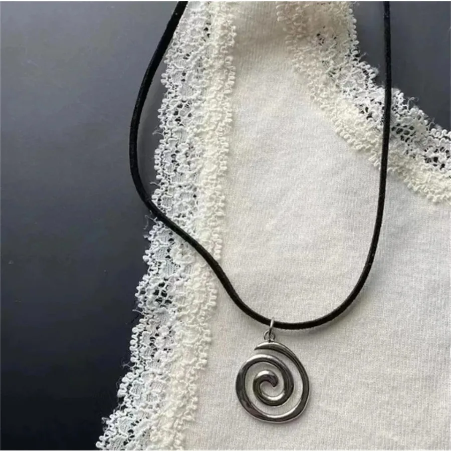 Vintage Spiral Vortex Pendant Hand-woven Leather Rope Necklace for Women Unisex Boho Pentagram Necklace Fashion 2023 Y2K Jewelr