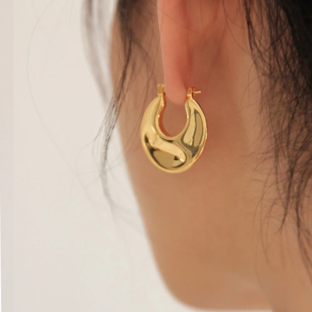 2023 New French Vintage Gold Brass Gold Plated Round Hoop Earrings For Women Pendant Piercing Temperament Stud Earring Gift