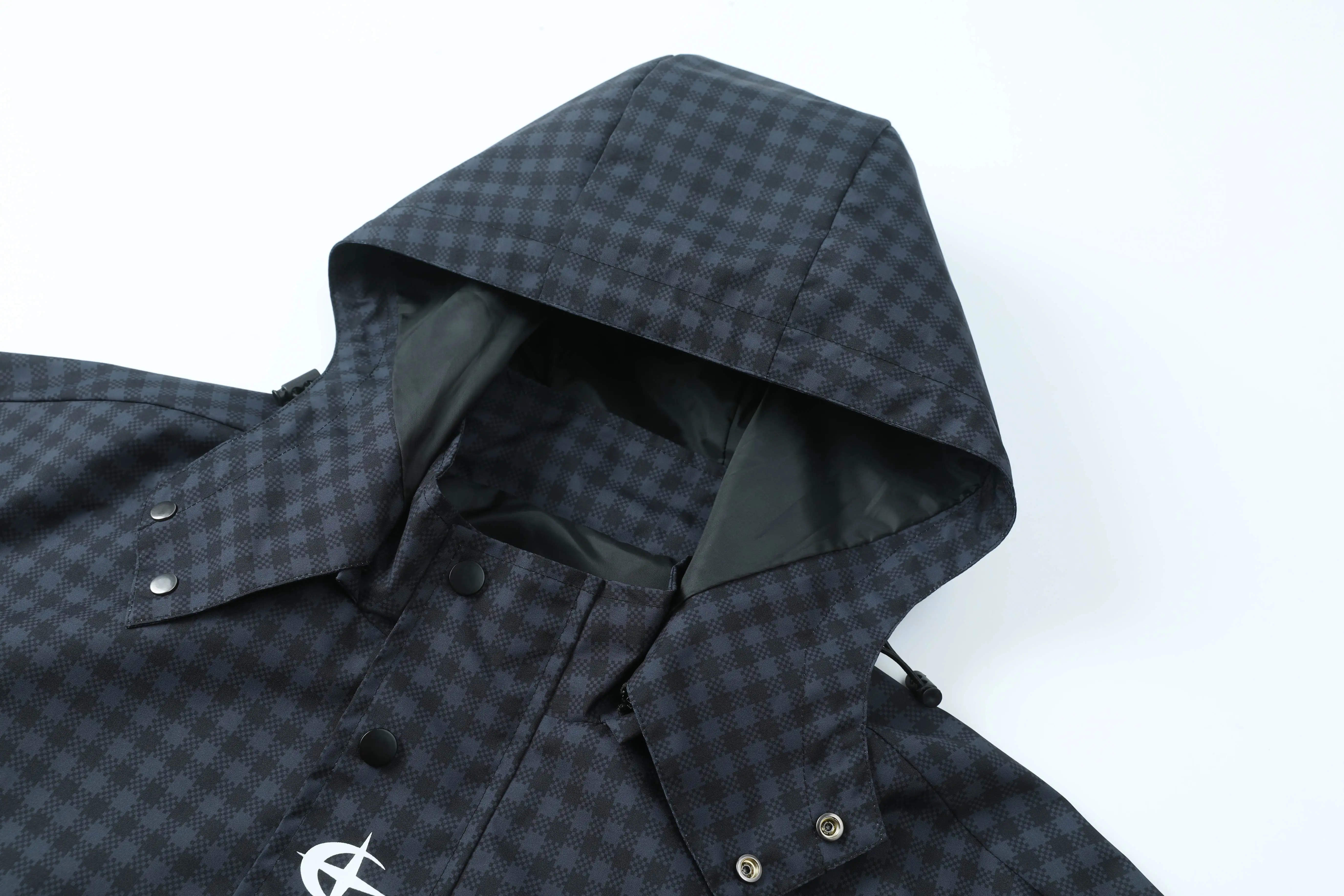 Neue Herrenjacke mit Karomuster und Kapuze, verstellbare Kordelzugbänder an Kapuze und Saum, winddichtes Material, lockere Passform mit überschnittenen Schultern, in verschiedenen Farben erhältlich, vielseitiges Freizeitoberteil für Herbst und Winter. – Detail 6
