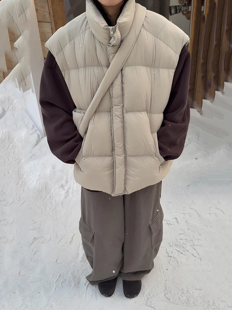 

Autumn Winter Stand Collar with Backpack Down Vest Women White Duck Down Puff Sleeveless Vests Female Thick Warm Loose Waistcoat