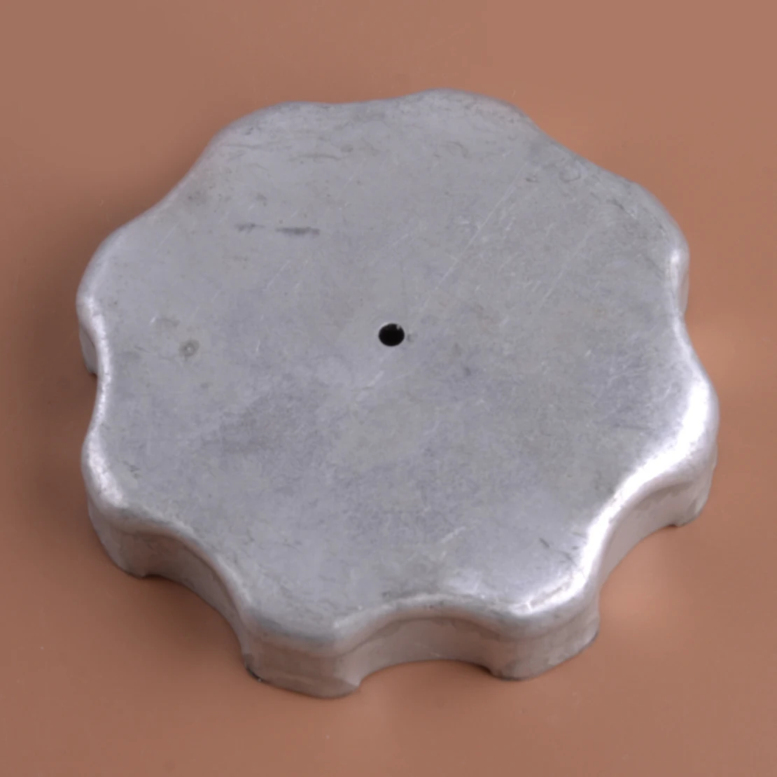 

Silver Fuel Cap Fit for Kubota Tractor L285P L285WP M4000 M6800 M8200DT M8200DTN M8540DCN M9000DTM ME8200DH 3A111-04290