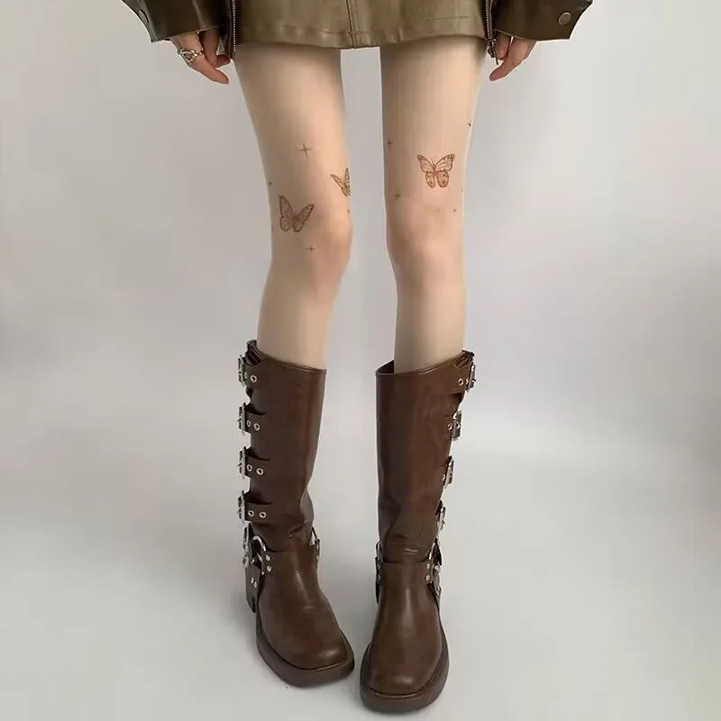 

Новинка 2023: Ультратонкие чулки цвета кожи с принтом татуировок в стиле «Лолита» и бабочек, для создания образа «Hot Girl» и создания эффекта субкультурного тату.