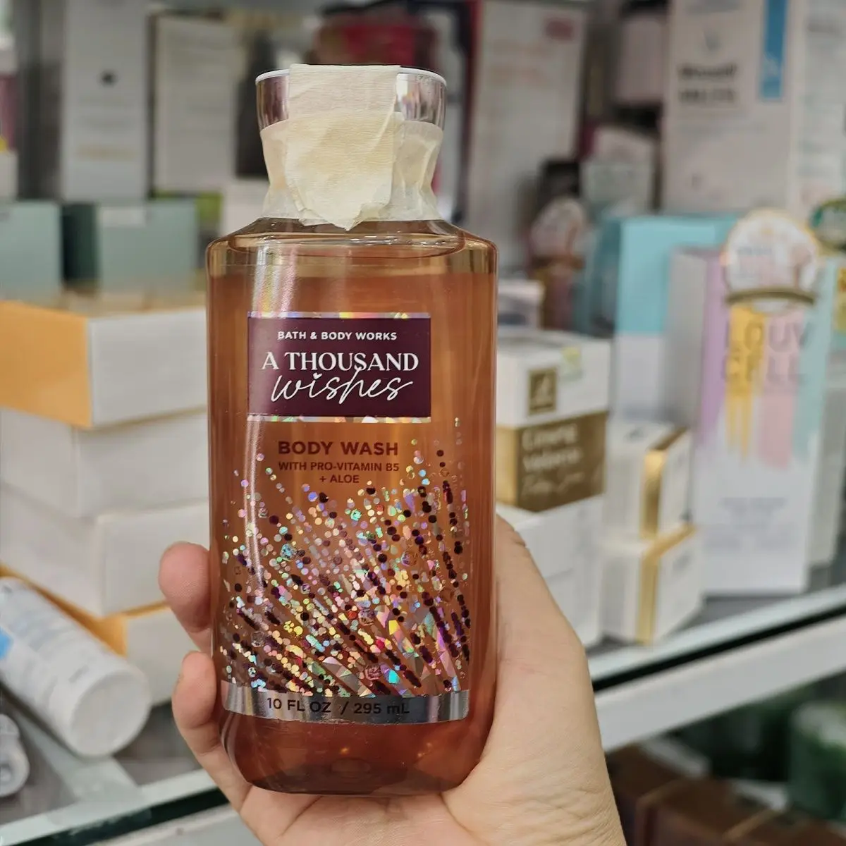 Vietnamese BathBBWBody Perfumed Shower Gel 295ml, Moisturizing & Refreshing for Fragrant Skin