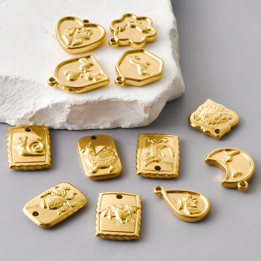 10Pcs Gold Plated Stainless Steel Vintage Animal Charm Pendants Dog Bat Snail Octopus Spider Rooster Charms DIY Jewelry Making