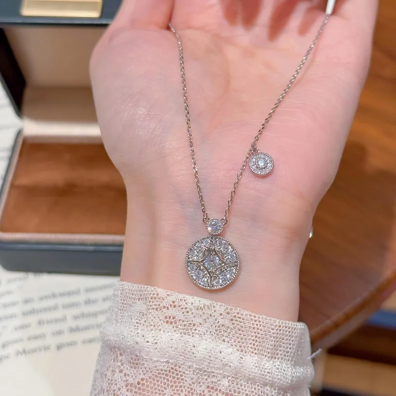 

Times Come and Go, Medieval Old Money Wind Copper Coin Necklace, Light Luxury, High-end New Year's Necklace, Niche Design Neckla