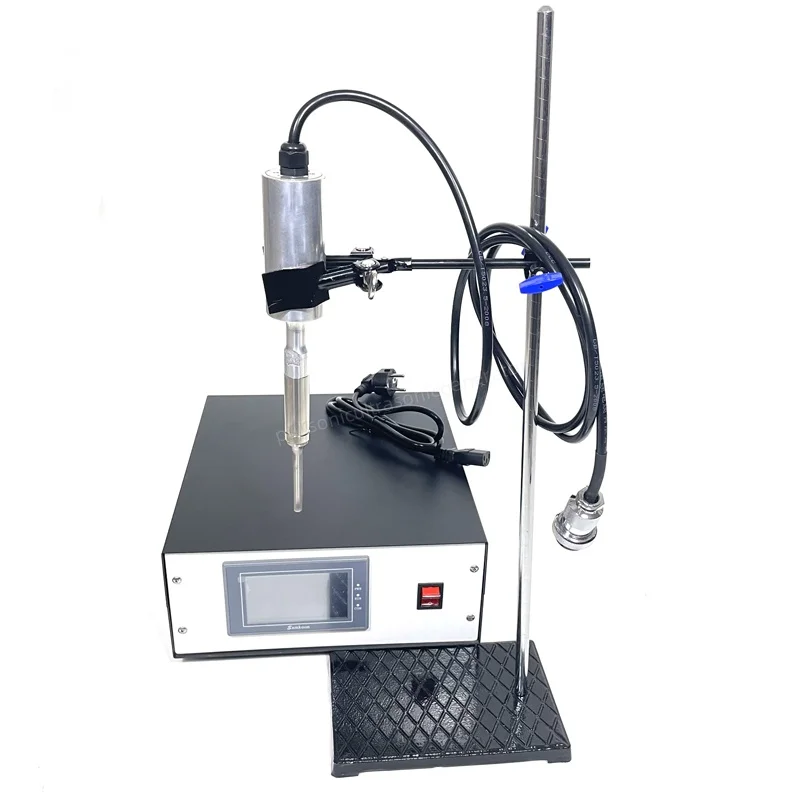 موحدة توزيع الخلايا بالموجات فوق الصوتية لسطح المكتب لجزيئات النانوغرافين في مختبر المدرسة