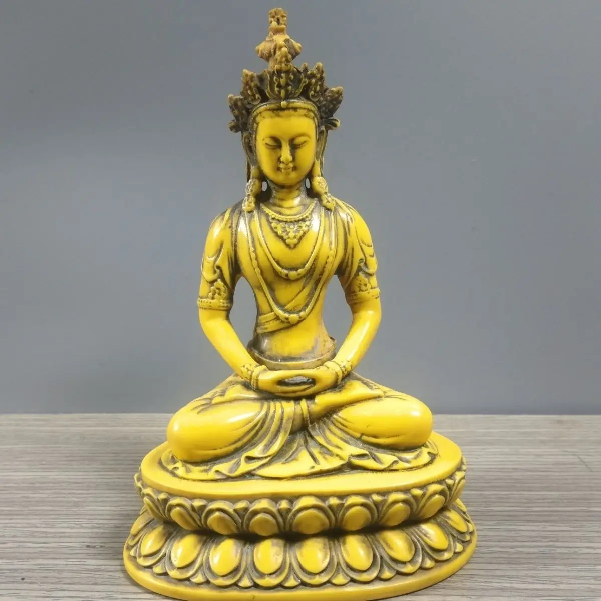Treasure tooth figure ornament antique, size about 15 * 10 * 7 cm, weight about 30 grams