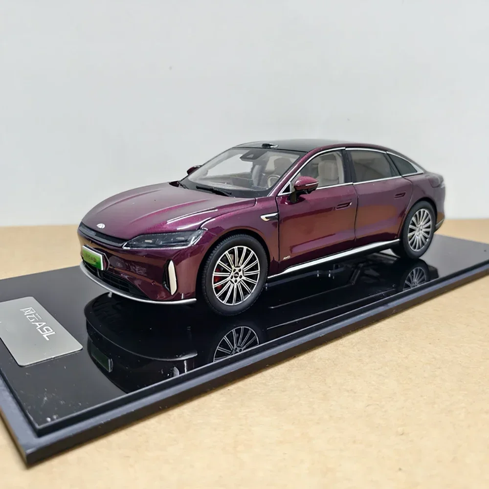 

1:18 Diecast Chery Fengyun A9 Sedan Model Car New Energy Electric Vehicle Alloy Simulation High-End Collector’s Toy & Display