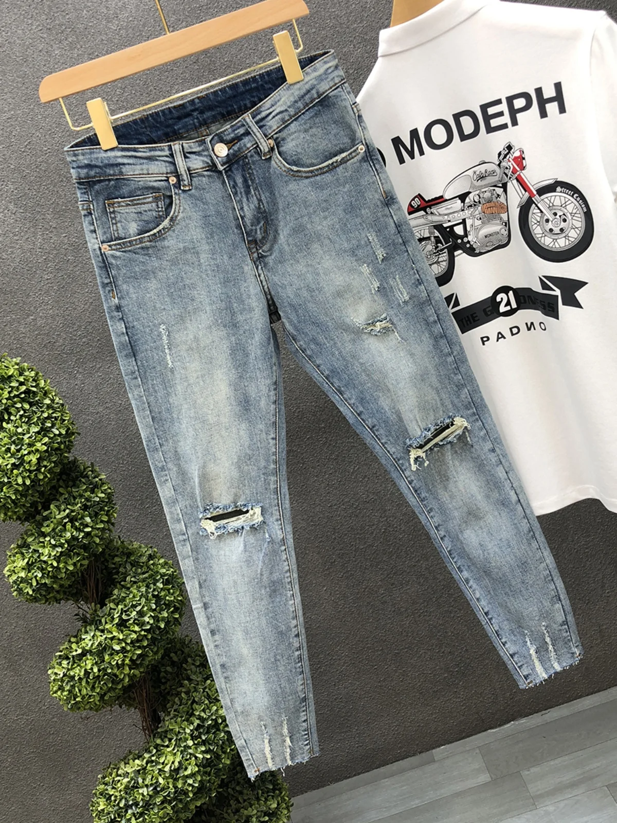 

Slim Fit Men's Jeans Tear Sle Spring Summer Thin Nine Points Pants Faionable Light Color Casual Wear Youth Trend